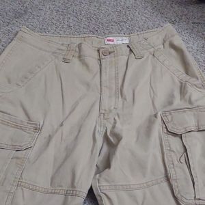 Men's Wrangler relaxed fit cargo shorts size 32